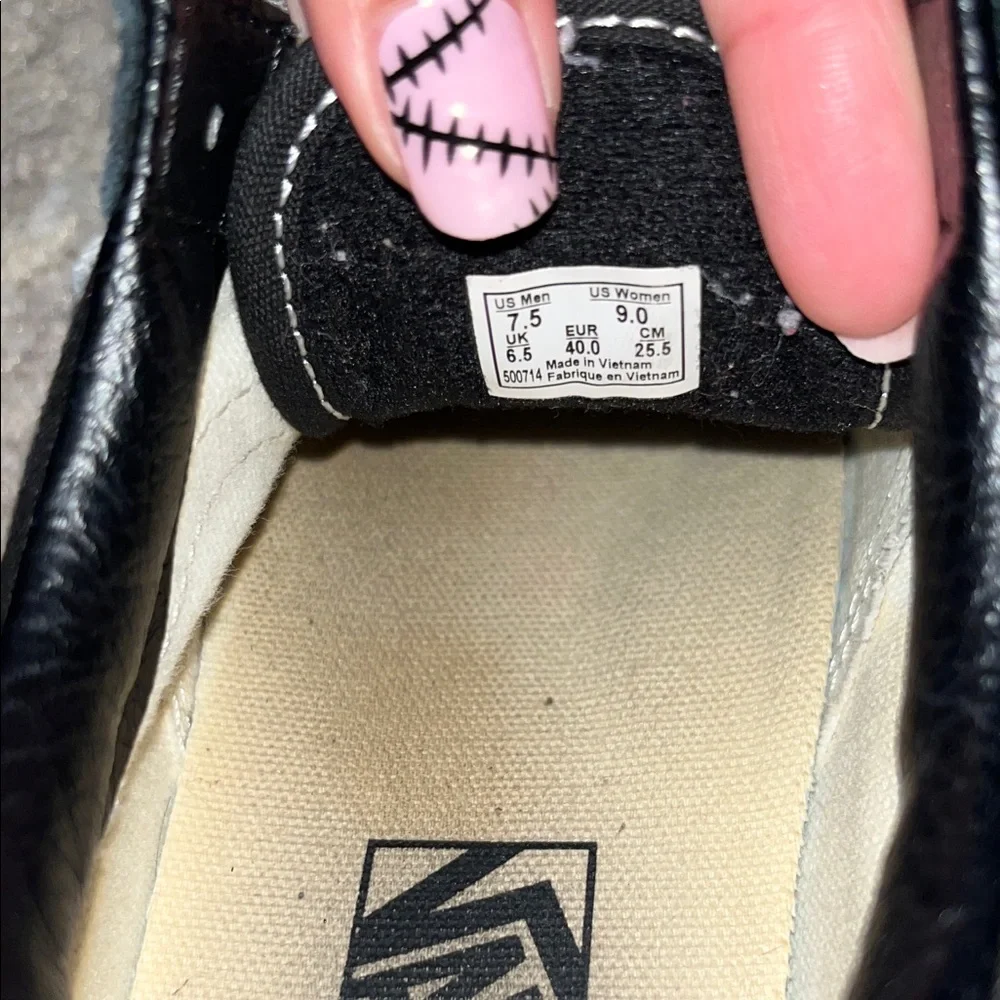 vans - Picture 3 of 5